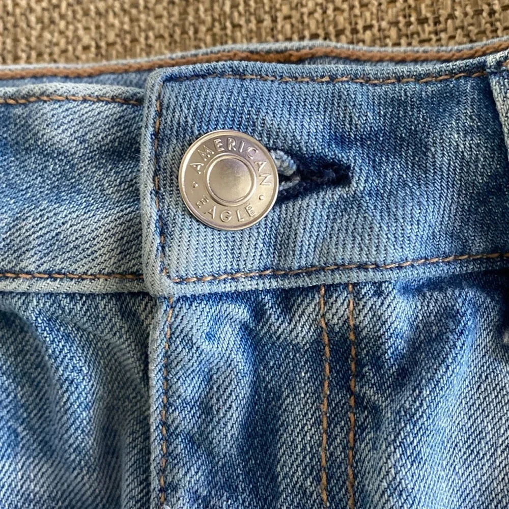 American Eagle Blue Denim Jean Shorts Sz 0 Mom Short